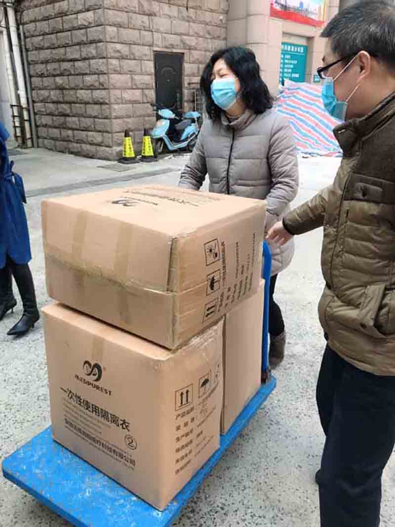 【暖心资讯】迈德普斯携手德迪康共同捐赠450套“防疫物资”，助力市医院防疫工作