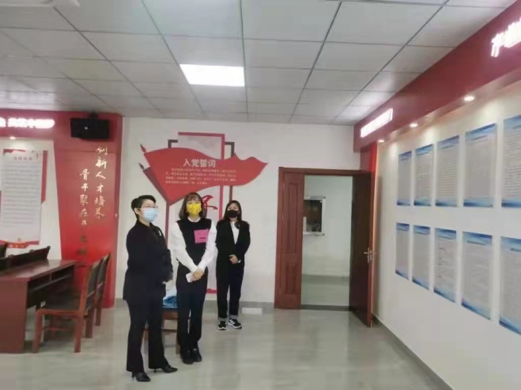市妇联党组书记金秋明带队到安庆市康明纳包装有限公司调研